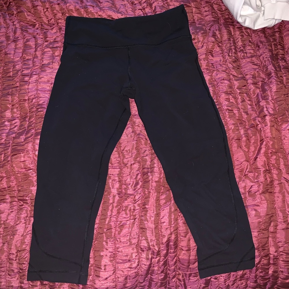 Lulu lemon size 8 crop black leggings